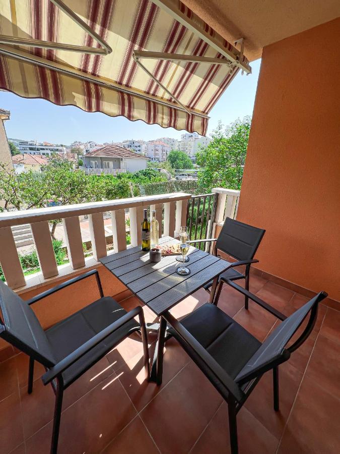 Holiday Star Apartment Трогир Экстерьер фото